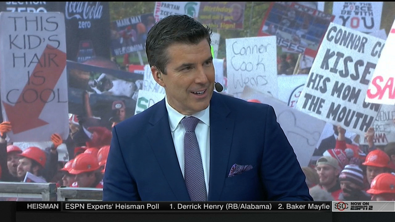 Illustration for article titled Deez Nuts: Your Ohio State College GameDay Sign Roundup